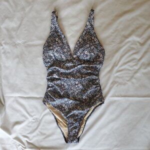 NWT W6 Amazon Essentials UPF50+ Plunge V Bathing suit Small Floral Print A308